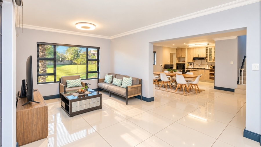 3 Bedroom Property for Sale in WestLake Country Safari Estate North West